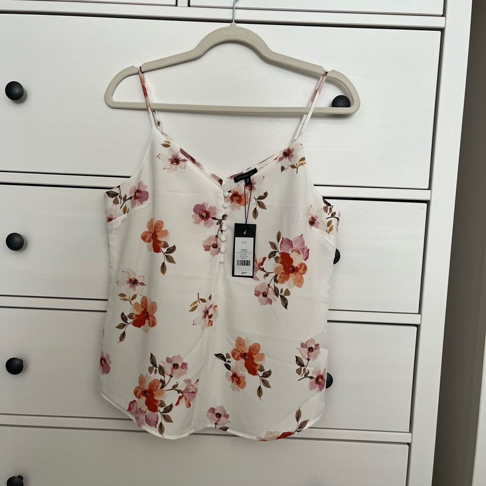 Dynamite V neck Floral strappy tank with button details. Size S. BNWT